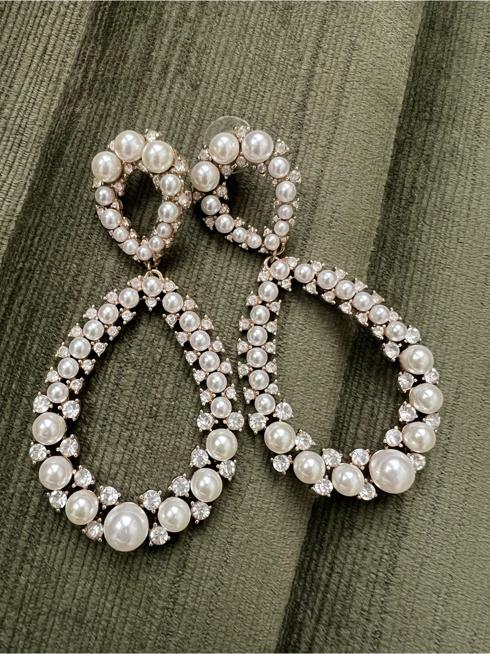 Pearl & Crystal Teardrop Dangle Earrings - White Pearlescent